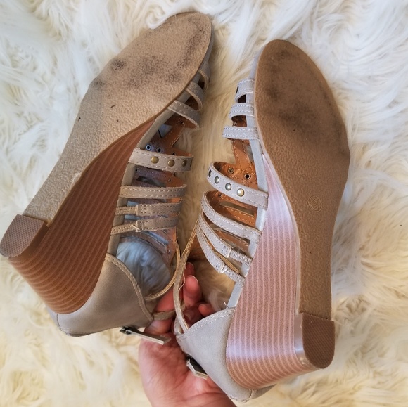 💋 Grey Heels - Picture 4 of 4